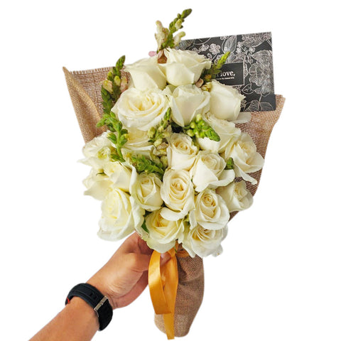 20 White Roses in Bouquet