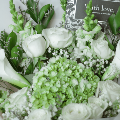 Romantic Universe Sweet Pink Bouquet