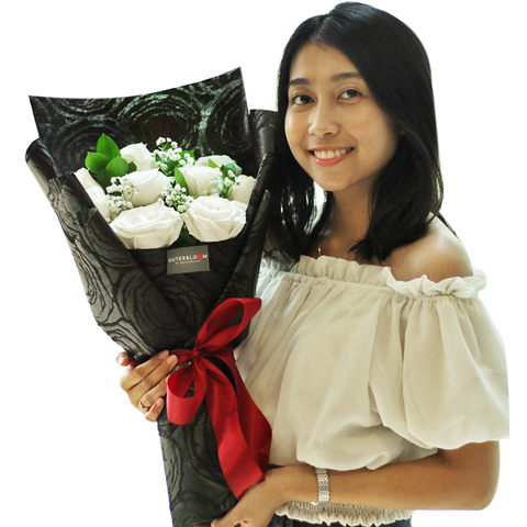 The Classic Midnight Hand Bouquet Pure White